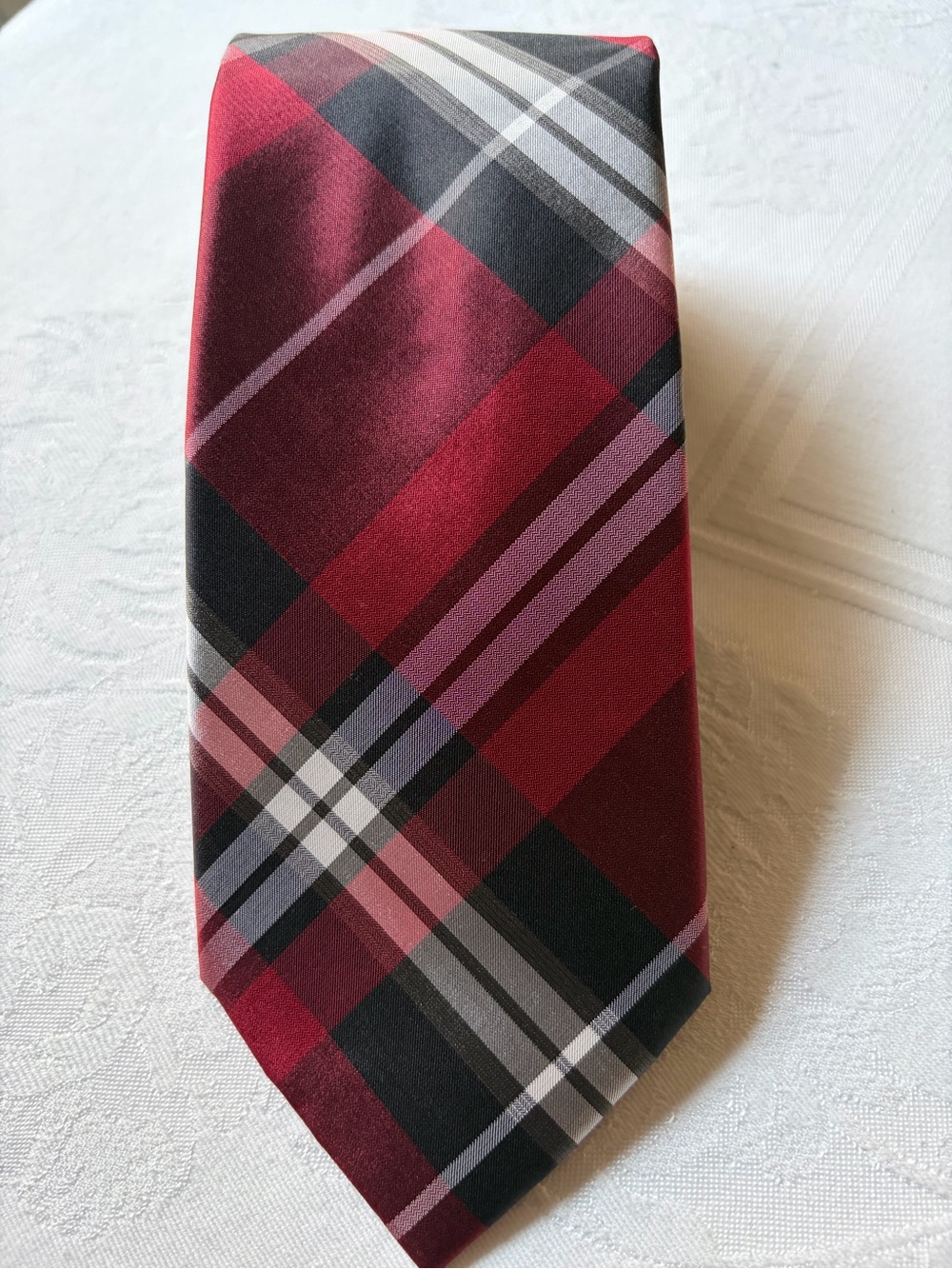 Men's Kenneth Cole Garnet/Burgundy Silk Dress Tie - Classic Pattern NWT